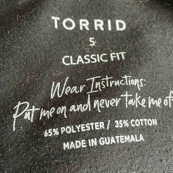 Torrid T-shirt with Skull palm trees - Picture 3 of 3